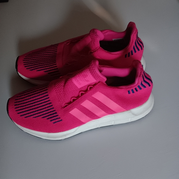 Women's Adidas Sneakers EUC - Picture 2 of 4